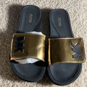 Michael Kors slides size 8